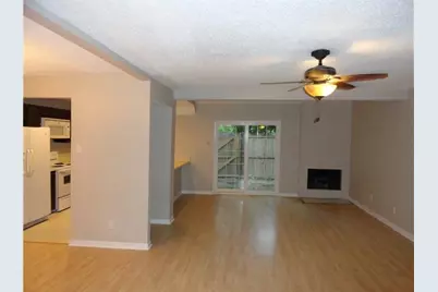 2717 Meadowstone Court, Carrollton, TX 75006 - Photo 7