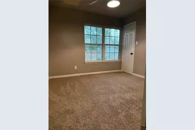 300 Cimarron Way, Irving, TX 75063 - Photo 13