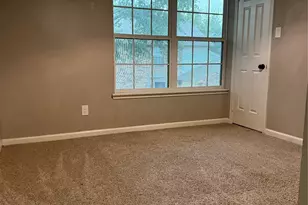 300 Cimarron Way, Irving, TX 75063 - Photo 13