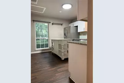 300 Cimarron Way, Irving, TX 75063 - Photo 5