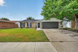 704 Levelland Dr, Arlington, TX 76017 - Photo 1