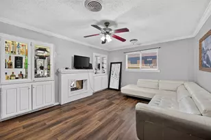 423 McKown Dr, Mansfield, TX 76063 - Photo 5