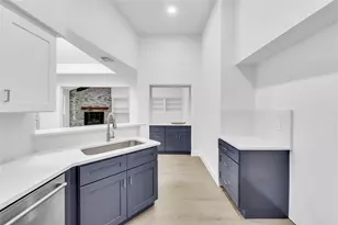 13826 Wooded Creek Ct, Farmers Branch, TX 75244 - Photo 15