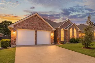 2109 Golden Arrow Dr, Flower Mound, TX 75028 - Photo 1