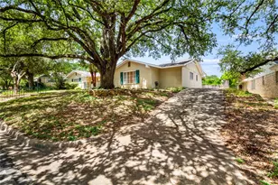 2641 Woodmont Cir, Waco, TX 76710 - Photo 5