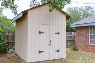 634 E North 16th St, Abilene, TX 79601 - Photo 25