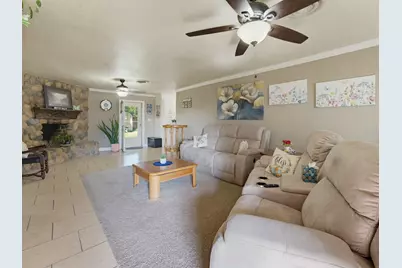 702 Preston Street, Bowie, TX 76230 - Photo 5