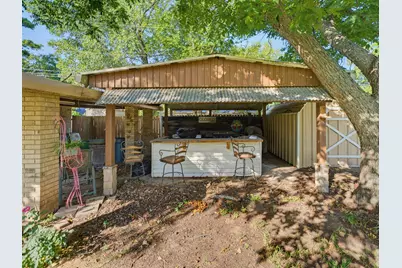702 Preston Street, Bowie, TX 76230 - Photo 29