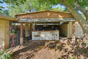 702 Preston St, Bowie, TX 76230 - Photo 29