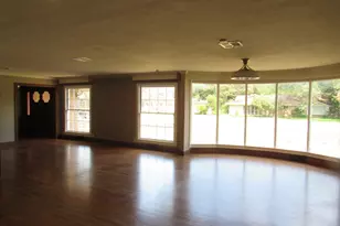 3300 Oakridge Ln, Waco, TX 76708 - Photo 3