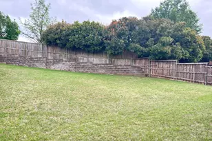 529 Continental Dr, Lewisville, TX 75067 - Photo 29