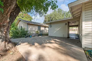 809 Phillips St, Cleburne, TX 76033 - Photo 21
