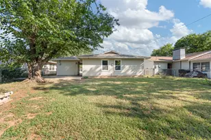 809 Phillips St, Cleburne, TX 76033 - Photo 19