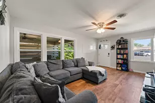 809 Phillips St, Cleburne, TX 76033 - Photo 7