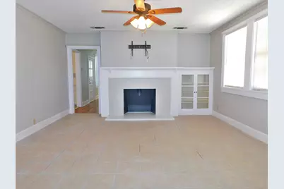 1611 N Locust Street, Denton, TX 76201 - Photo 5