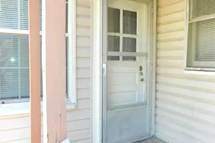 1611 N Locust St, Denton, TX 76201 - Photo 17