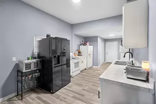 2421 Langston St, Fort Worth, TX 76105 - Photo 9