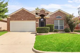 556 Caravan Dr, Fort Worth, TX 76131 - Photo 1