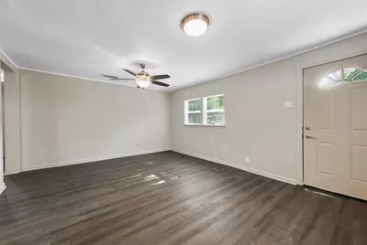 2717 Townsend Drive, Fort Worth, TX 76110 - Photo 9
