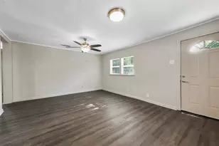 2717 Townsend Dr, Fort Worth, TX 76110 - Photo 9