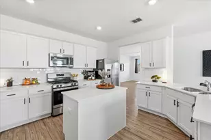 14852 Holster Trl, Fort Worth, TX 76052 - Photo 3