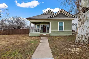 1501 Lagonda Ave, Fort Worth, TX 76164 - Photo 1
