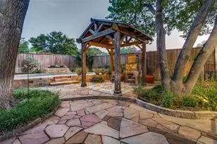 9506 Milltrail Dr, Dallas, TX 75238 - Photo 17