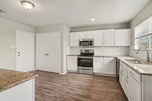 1733 Vineridge Ln, Burleson, TX 76028 - Photo 11