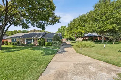 137 Southwood Drive, Lancaster, TX 75146 - Photo 3