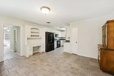 137 Southwood Drive, Lancaster, TX 75146 - Photo 9