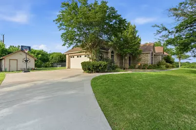 128 Horizon Circle, Azle, TX 76020 - Photo 5