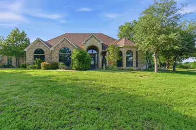 128 Horizon Circle, Azle, TX 76020 - Photo 3