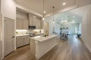 903 S Ayers Ave, Fort Worth, TX 76103 - Photo 3
