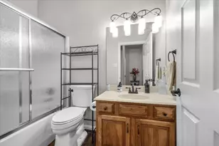 1013 Teresa Ct, Granbury, TX 76048 - Photo 13