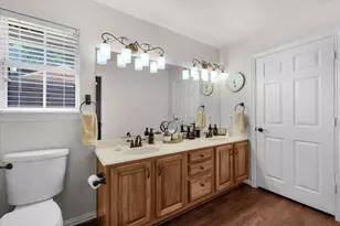 1013 Teresa Ct, Granbury, TX 76048 - Photo 11