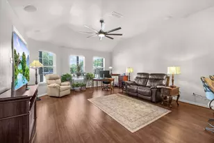 1013 Teresa Ct, Granbury, TX 76048 - Photo 5