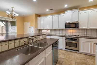 2056 Barret Drive, Frisco, TX 75033 - Photo 9