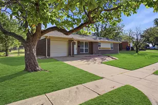 6214 Shadydell Dr, Fort Worth, TX 76135 - Photo 5