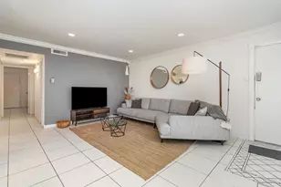 5051 Les Chateaux Dr, Dallas, TX 75235 - Photo 3