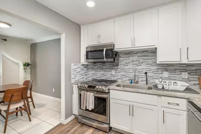 5051 Les Chateaux Drive #138, Dallas, TX 75235 - Photo 5