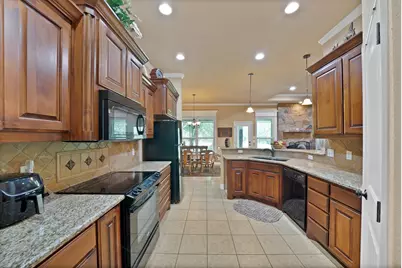 112 Meadow Arbor Drive, Weatherford, TX 76085 - Photo 9