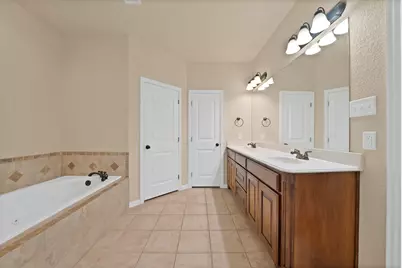 112 Meadow Arbor Drive, Weatherford, TX 76085 - Photo 15
