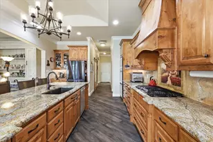 1616 Malibu Bay Ct, Granbury, TX 76048 - Photo 9