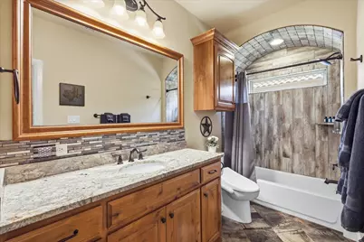 1616 Malibu Bay Court, Granbury, TX 76048 - Photo 27