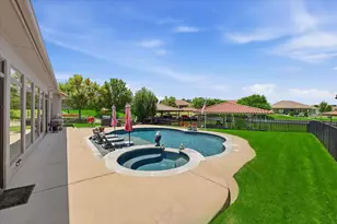 1616 Malibu Bay Ct, Granbury, TX 76048 - Photo 31