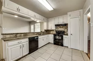 1601 Larkspur Dr, Arlington, TX 76013 - Photo 7