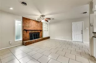 1601 Larkspur Dr, Arlington, TX 76013 - Photo 3