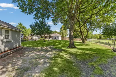 500 Little Creek Trail, Oak Leaf, TX 75154 - Photo 31