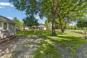 500 Little Creek Trail, Oak Leaf, TX 75154 - Photo 31