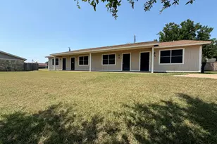 1410 Courtney Pl, Cleburne, TX 76033 - Photo 1